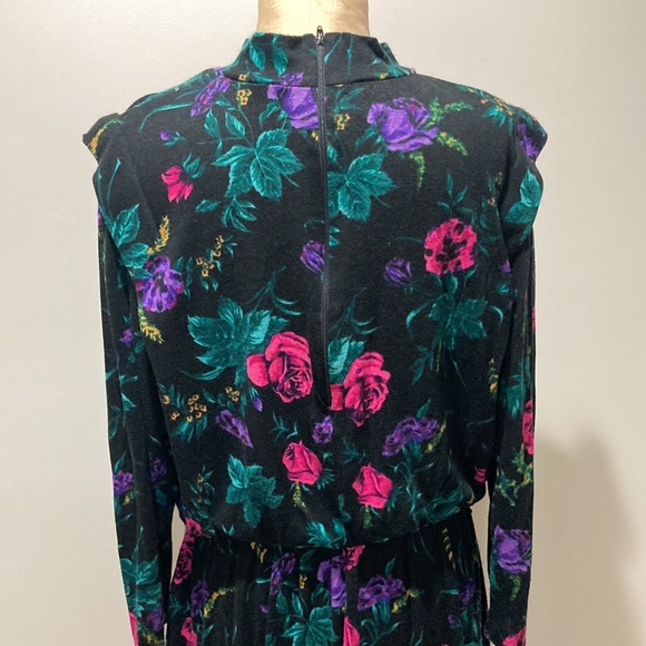 Vintage Dress - Picture 6 of 8